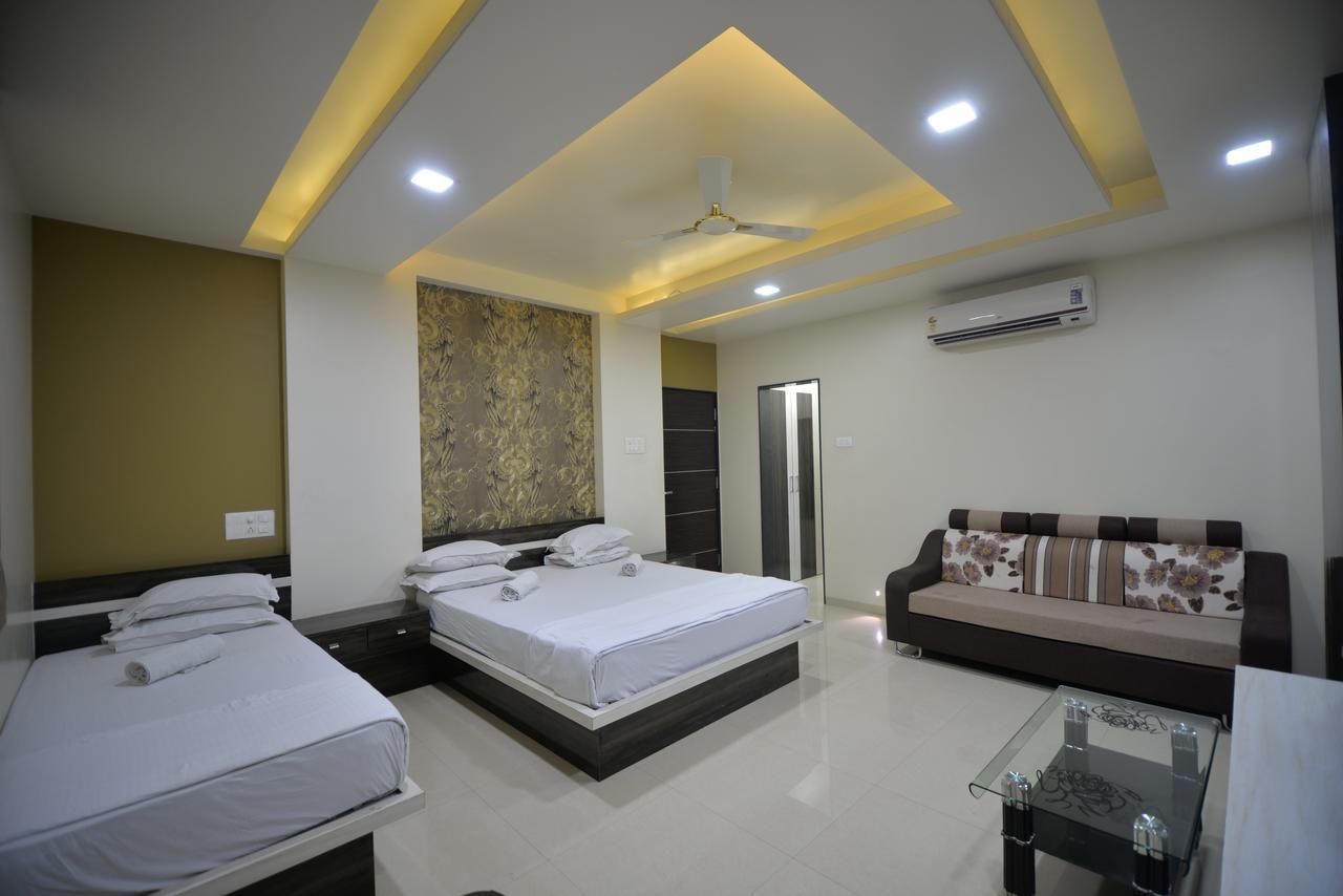 Hotel Radhe Krishna Solapur Eksteriør bilde