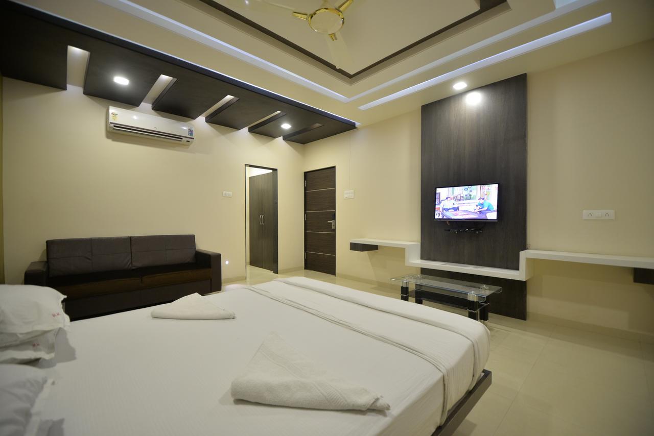 Hotel Radhe Krishna Solapur Eksteriør bilde